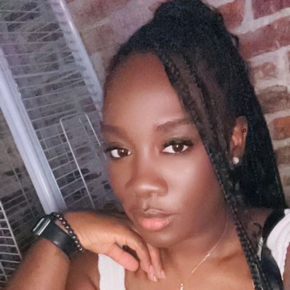 Meet your Posher, Fola